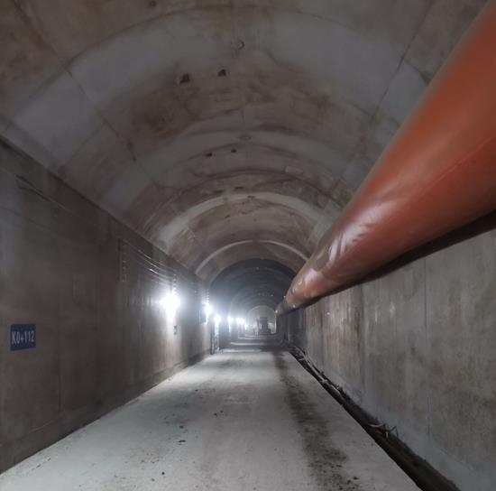 贯通的中宅隧道_副本.jpg