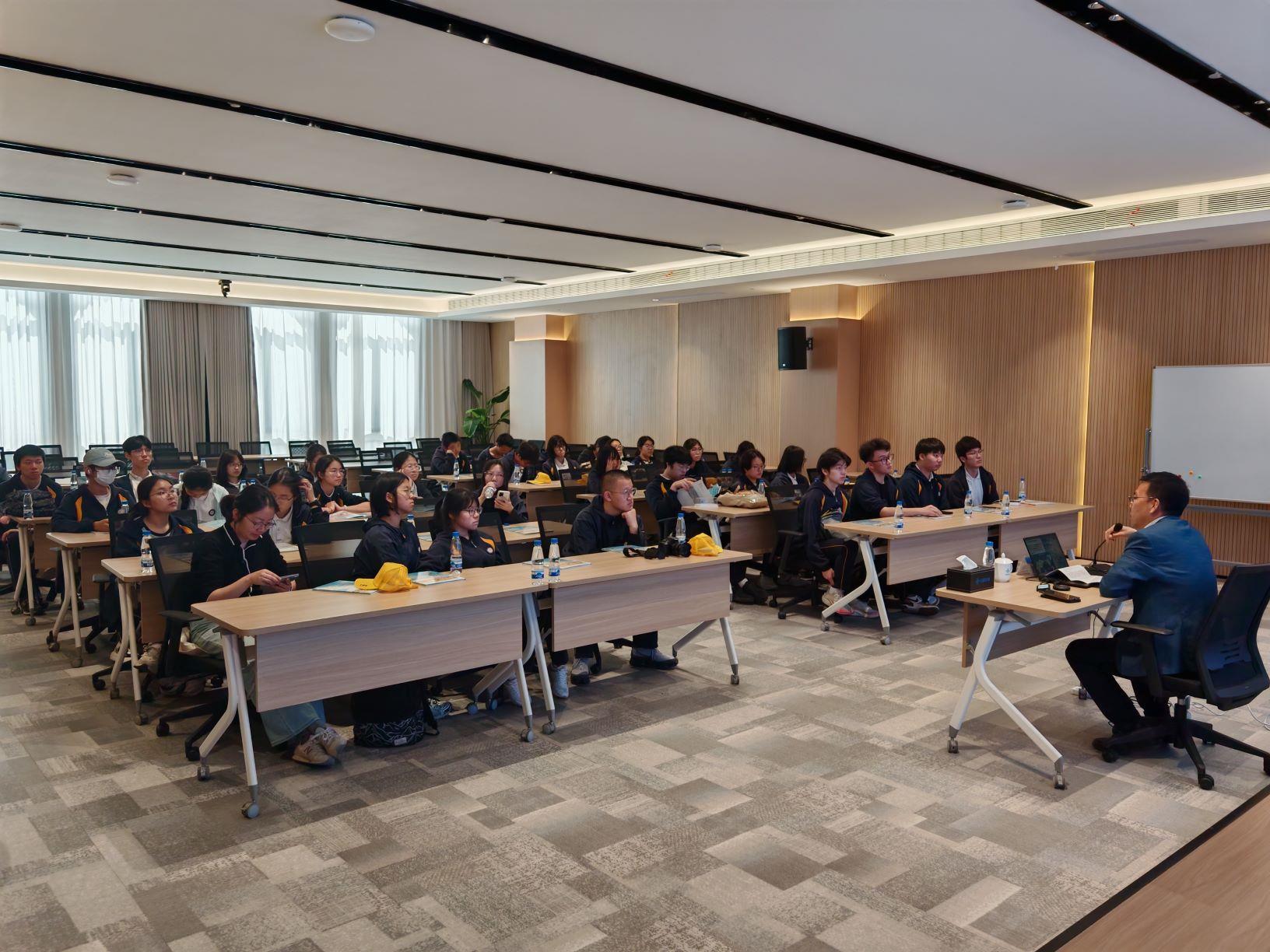 公司专业总工程师靳如刚授课2-1.jpg 公司专业总工程师靳如刚授课2-1.jpg